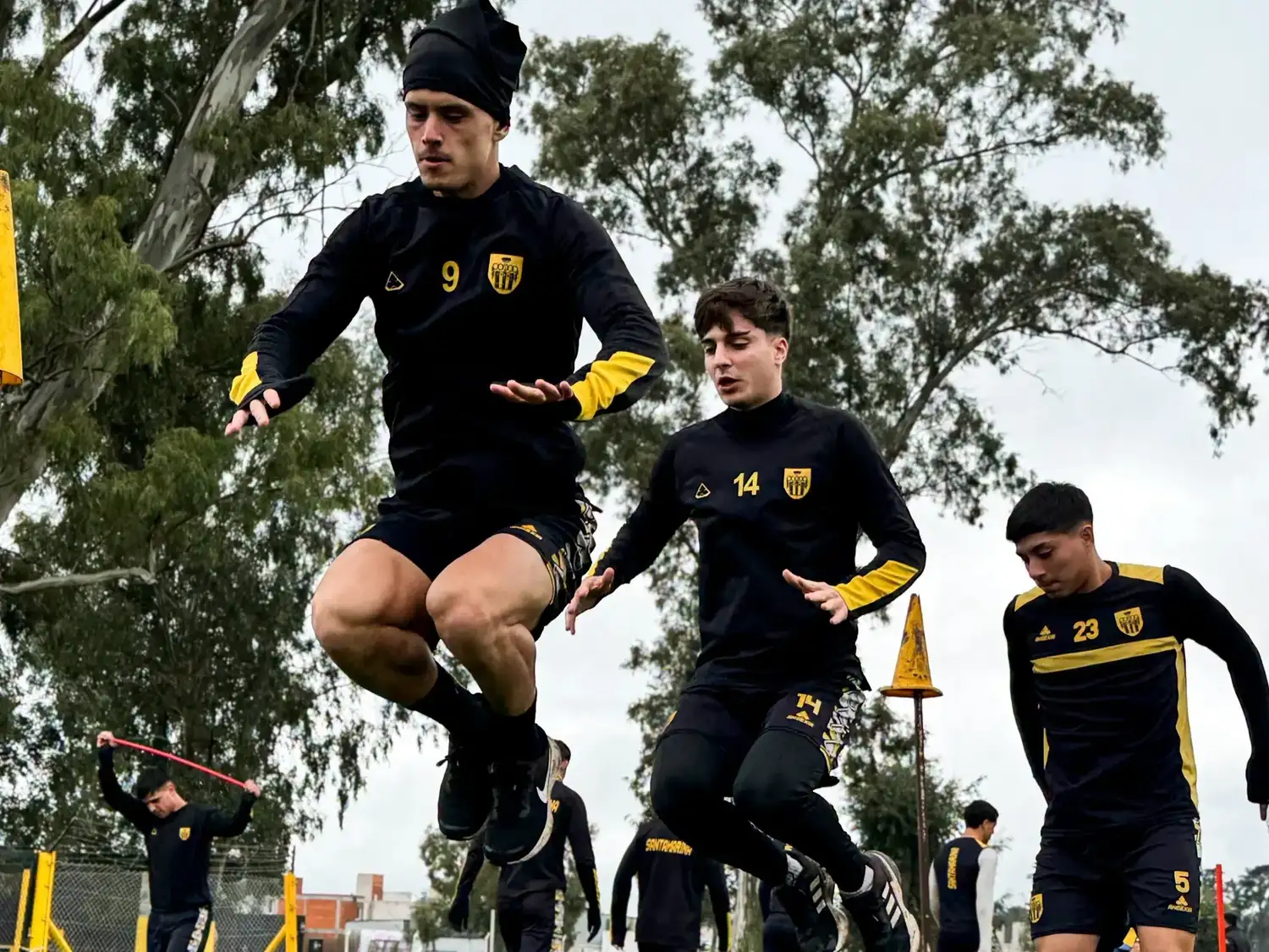FOTO CLUB SANTAMARINA Santamarina prepara otro partido.