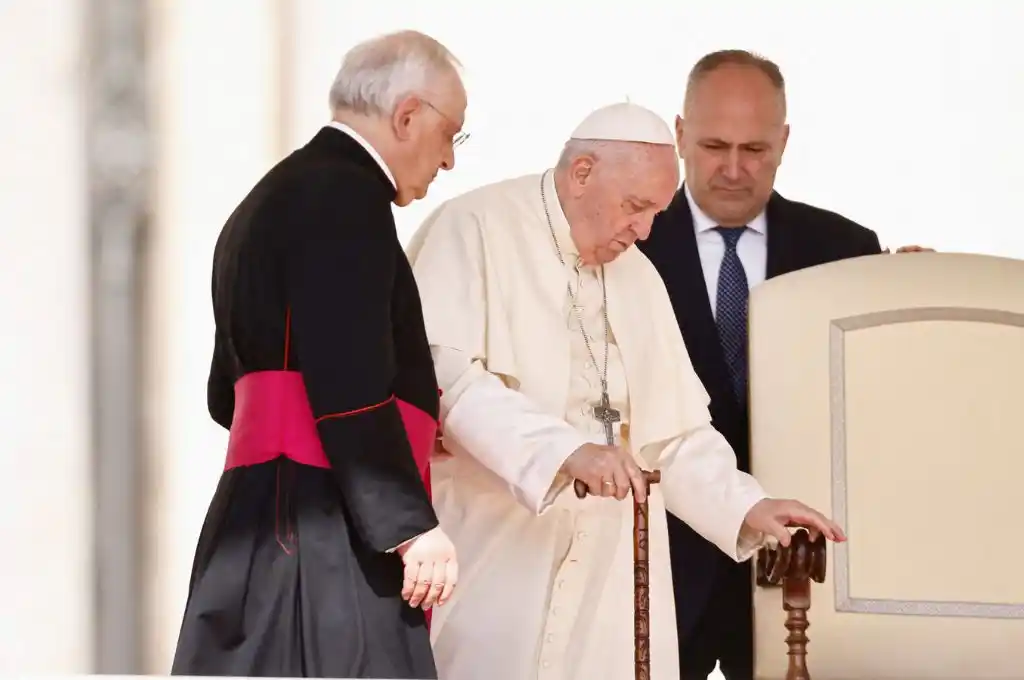 Preocupa la salud del papa Francisco: no asistirá al Vía Crucis en el Coliseo de Roma