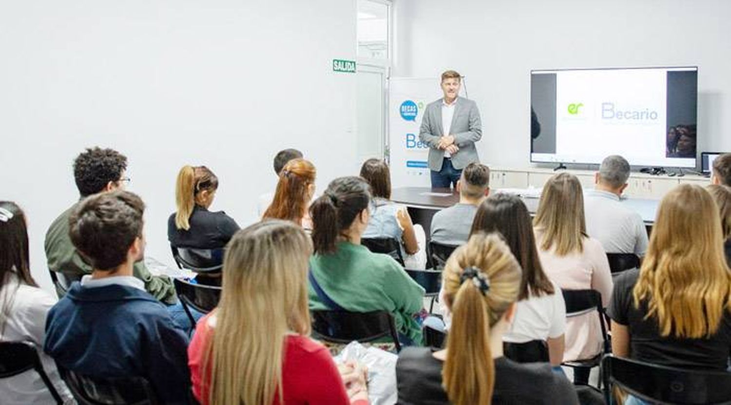 El Becario reunió a sus delegados provinciales para capacitarlos