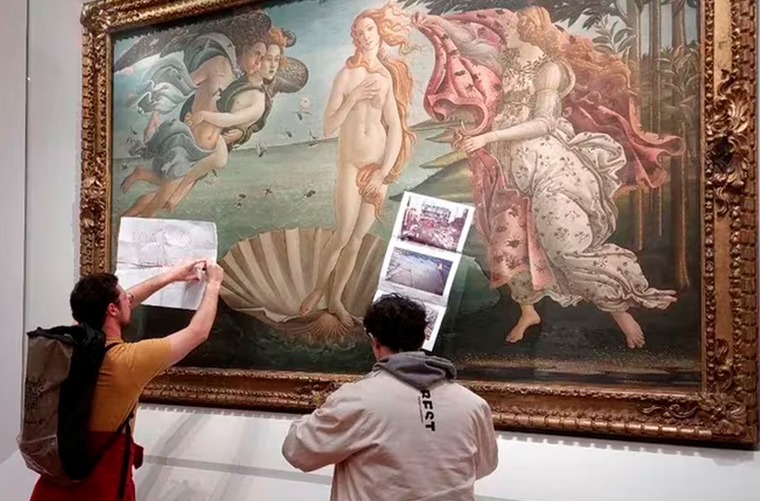 Activistas climáticos atacaron el “Nacimiento de Venus” de Botticelli en la Galería de los Uffizi de Florencia