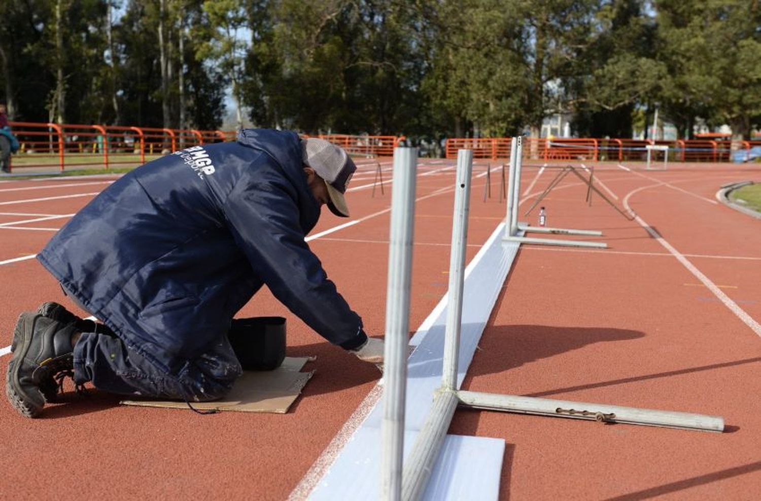 Avanzan los trabajos de mantenimiento y recuperación de escenarios deportivos