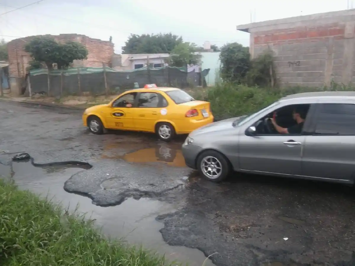 Córdoba: Aprovechan los baches para robar a automovilistas