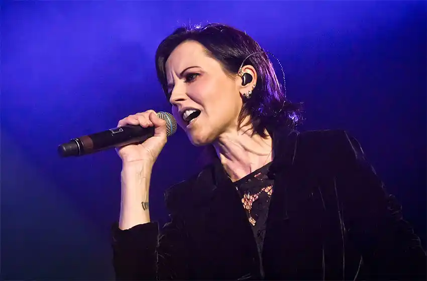 En Irlanda una multitud despide a Dolores O’Riordan