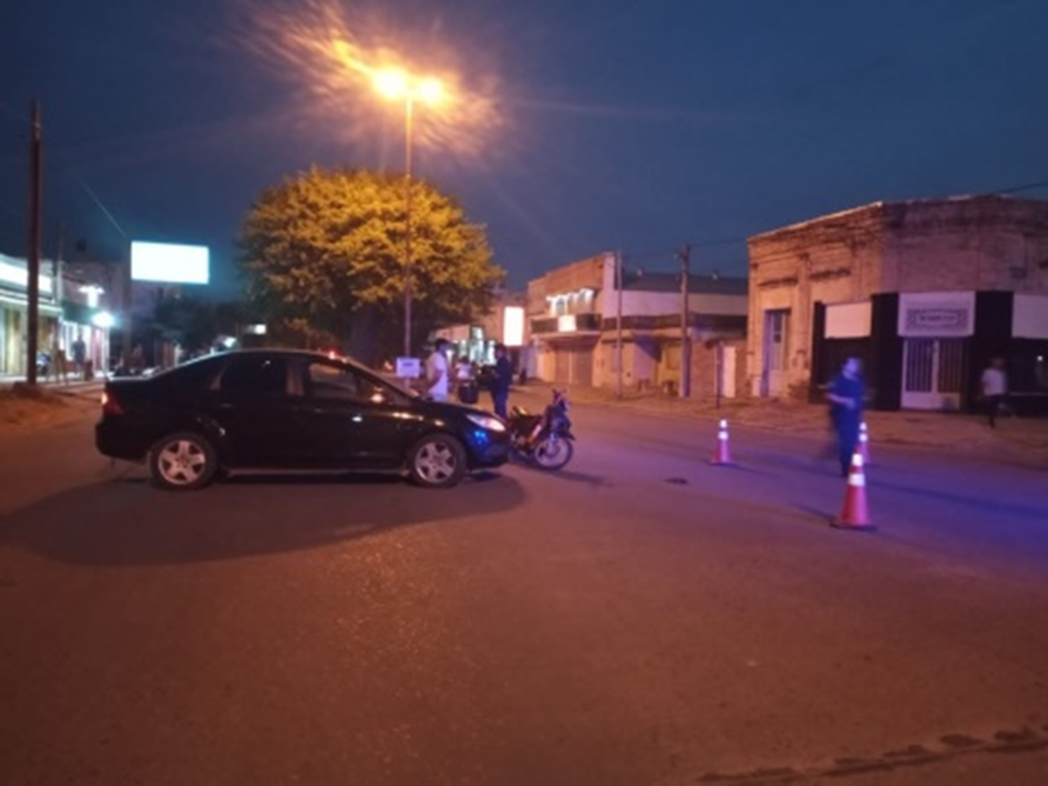 Víctima de accidente pide testigos y videos: chocaron un auto y una moto en 3 de Febrero y Chivilcoy