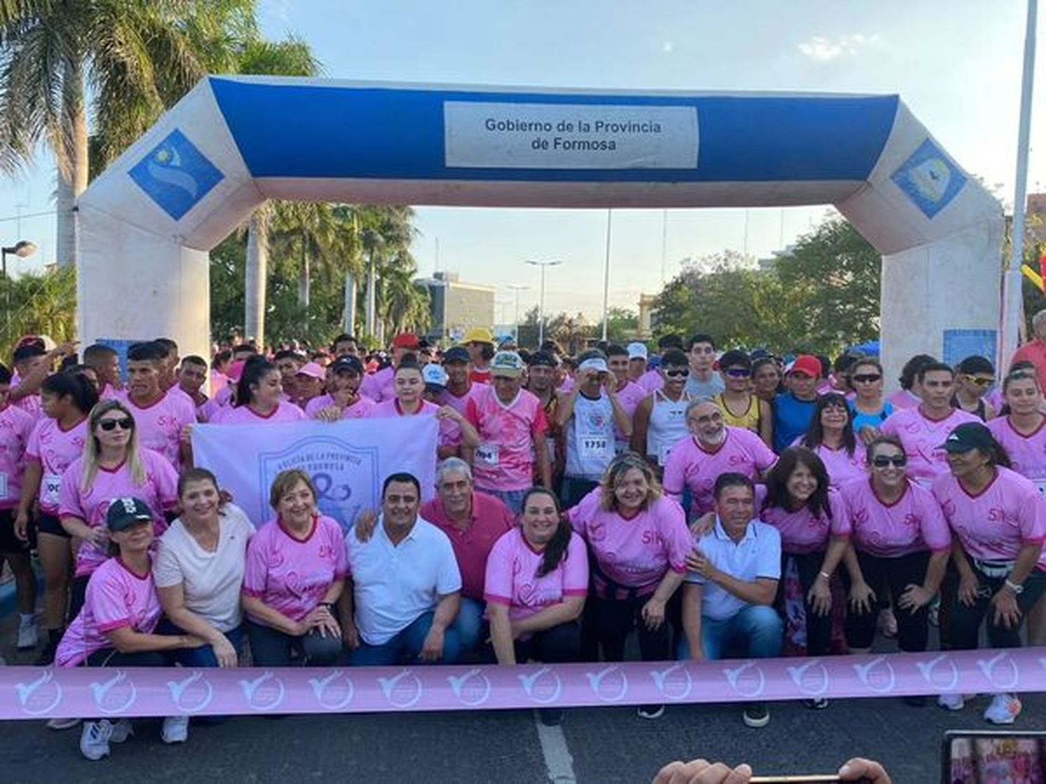 Con rotundo éxito se desarrolló la tradicional Maratón Rosa en la Costanera formoseña