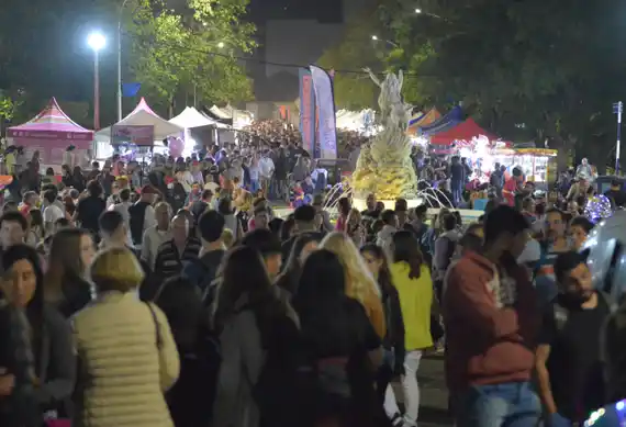 Con gran convocatoria y buenas ventas concluyeron las ferias de la Semana Santa del Bicentenario
