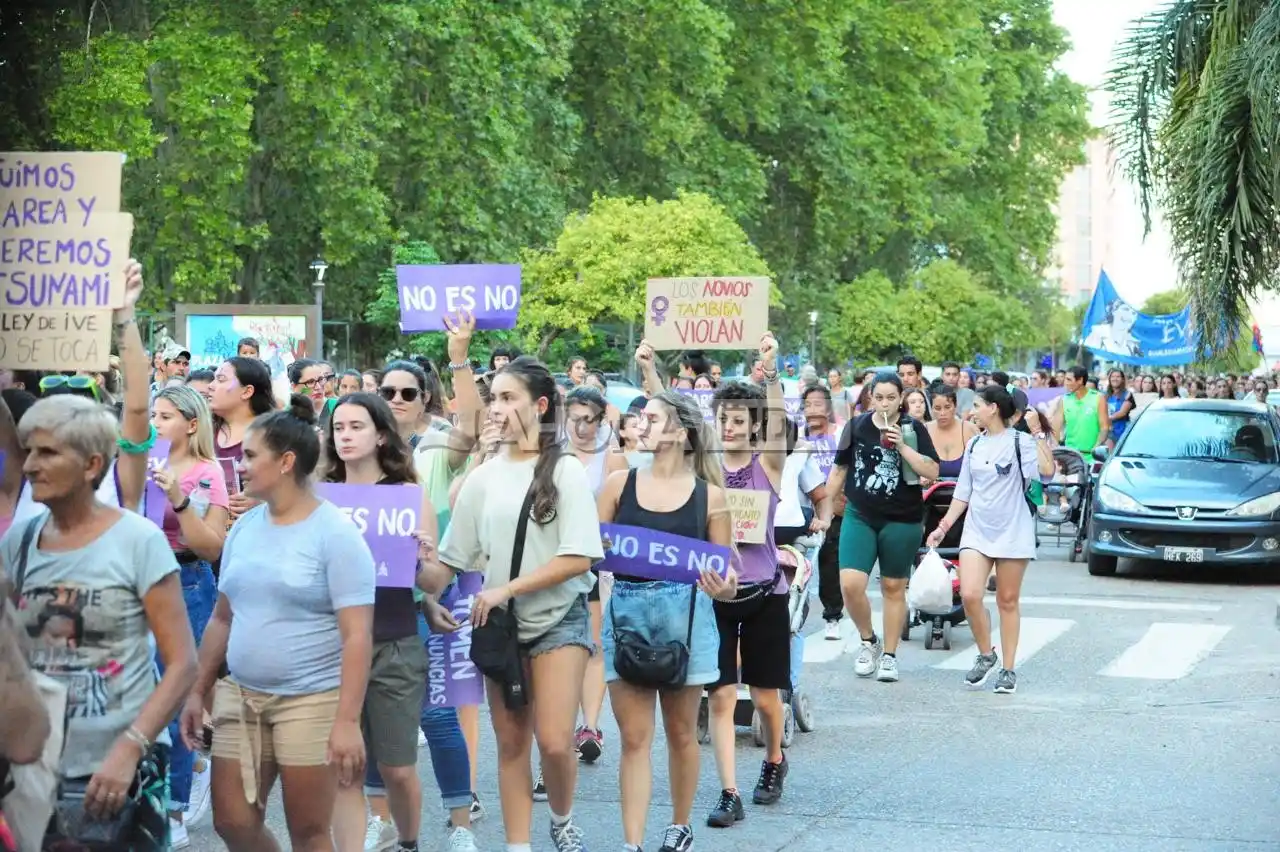 marcha 8m dia de la mujer gualeguaychú 2024 - 7