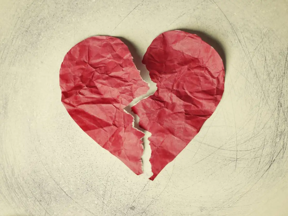 El Día de los Enamorados y el síndrome del corazón roto: una afección vinculada a las emociones extremas