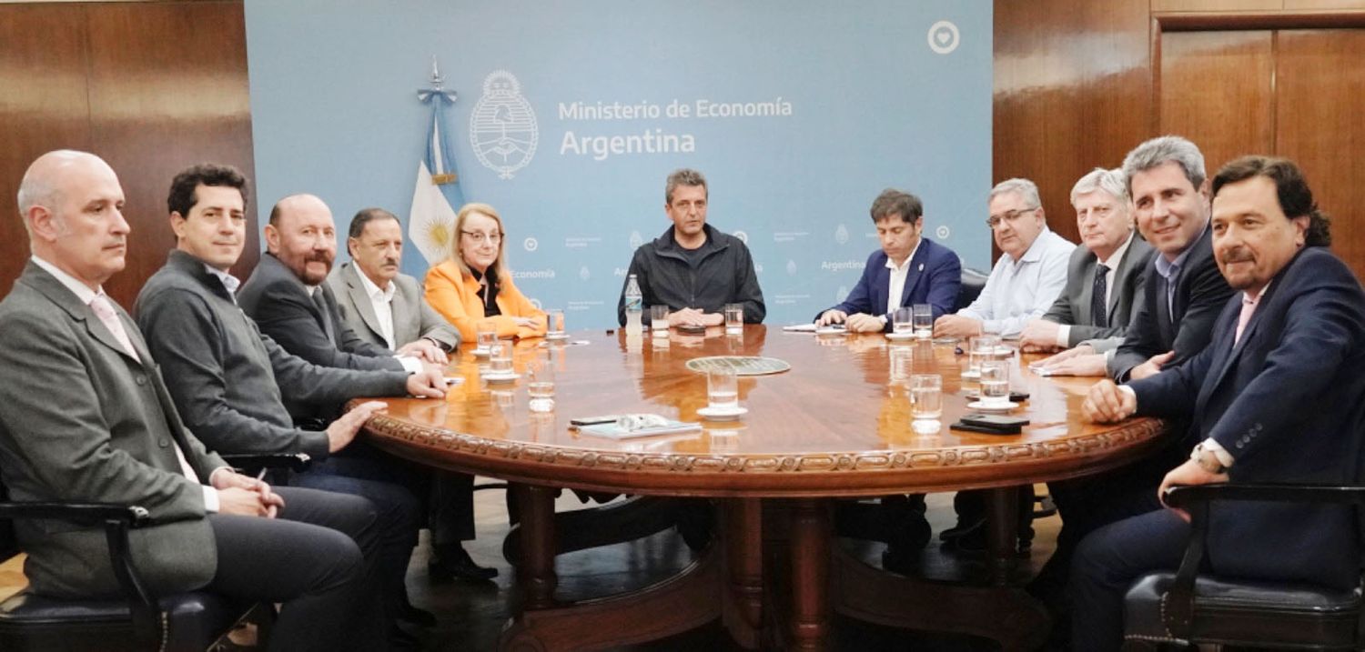 Massa con Gobernadores para avanzar sobre el pago de sueldos y aguinaldos