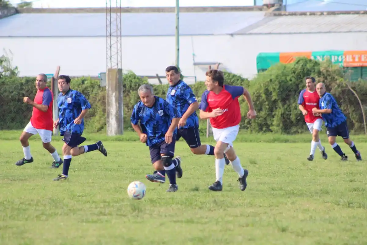 Se desarrolló una nueva fecha del
"Apertura" de la Liga de Veteranos