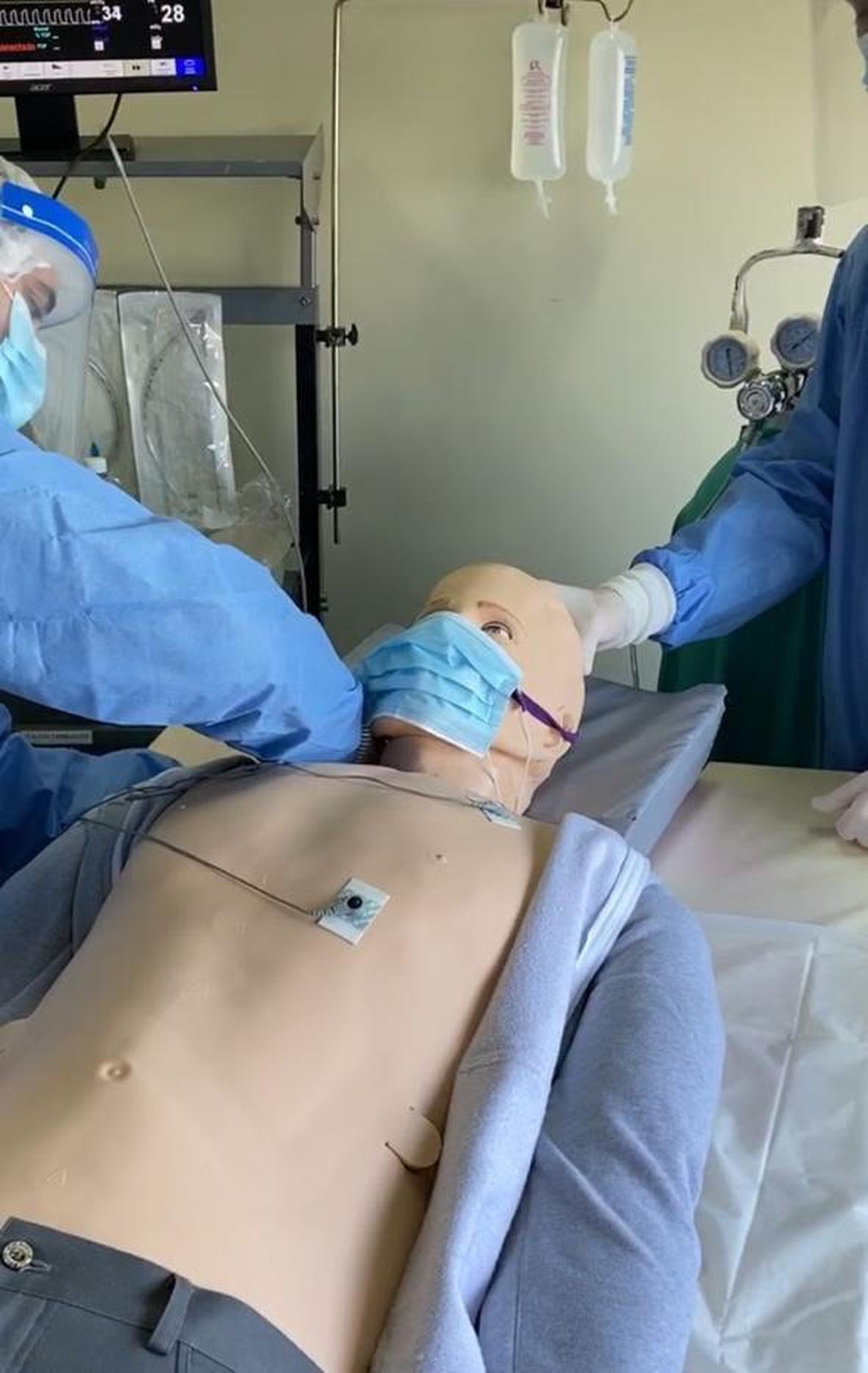 Salud continúa capacitando a los hospitales del interior bonaerense para frenar el brote