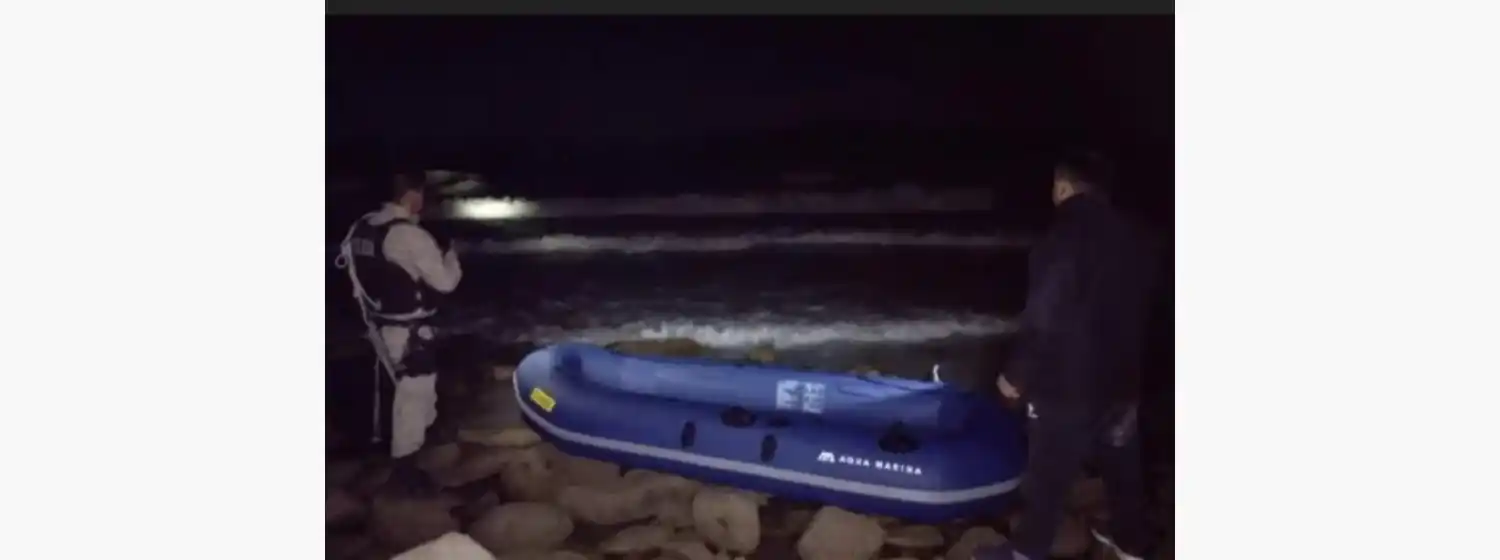 Tragedia en un lago en Chubut: una mujer murió tras perderse en un bote inflable y buscan a su hermano de 4 años