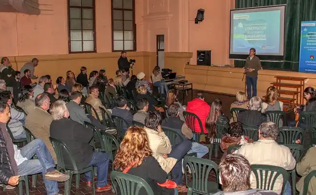 Piaggio encabezó el Encuentro sobre la Constitución de la ciudad