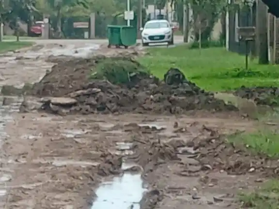 Vecinos de Barrio San Pío indignados por el estado de las calles