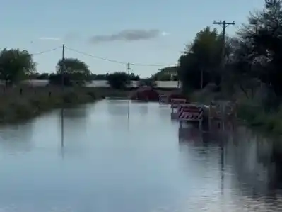 Calles intransitables y 50 familias aisladas: el temporal expuso la falta de infraestructura en el Cordón Frutihortícola