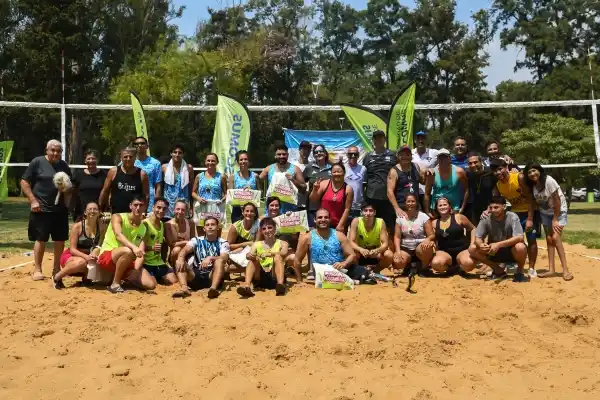 Entrenamiento y concentración de la selección argentina de beach paravoley en Chascomús