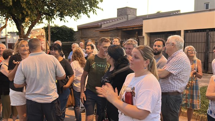 Vecinos de Alberdi y Sarmiento se movilizaron cansados de los robos: “¿Dónde está la seguridad?” - 5