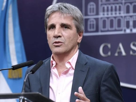 Caputo comunicó que Argentina negocia con el FMI por 20 mil millones de dólares