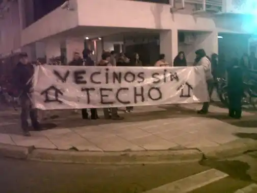 Lincoln: Vecinos sin techo denunciaron amenazas del Intendente Jorge Fernández