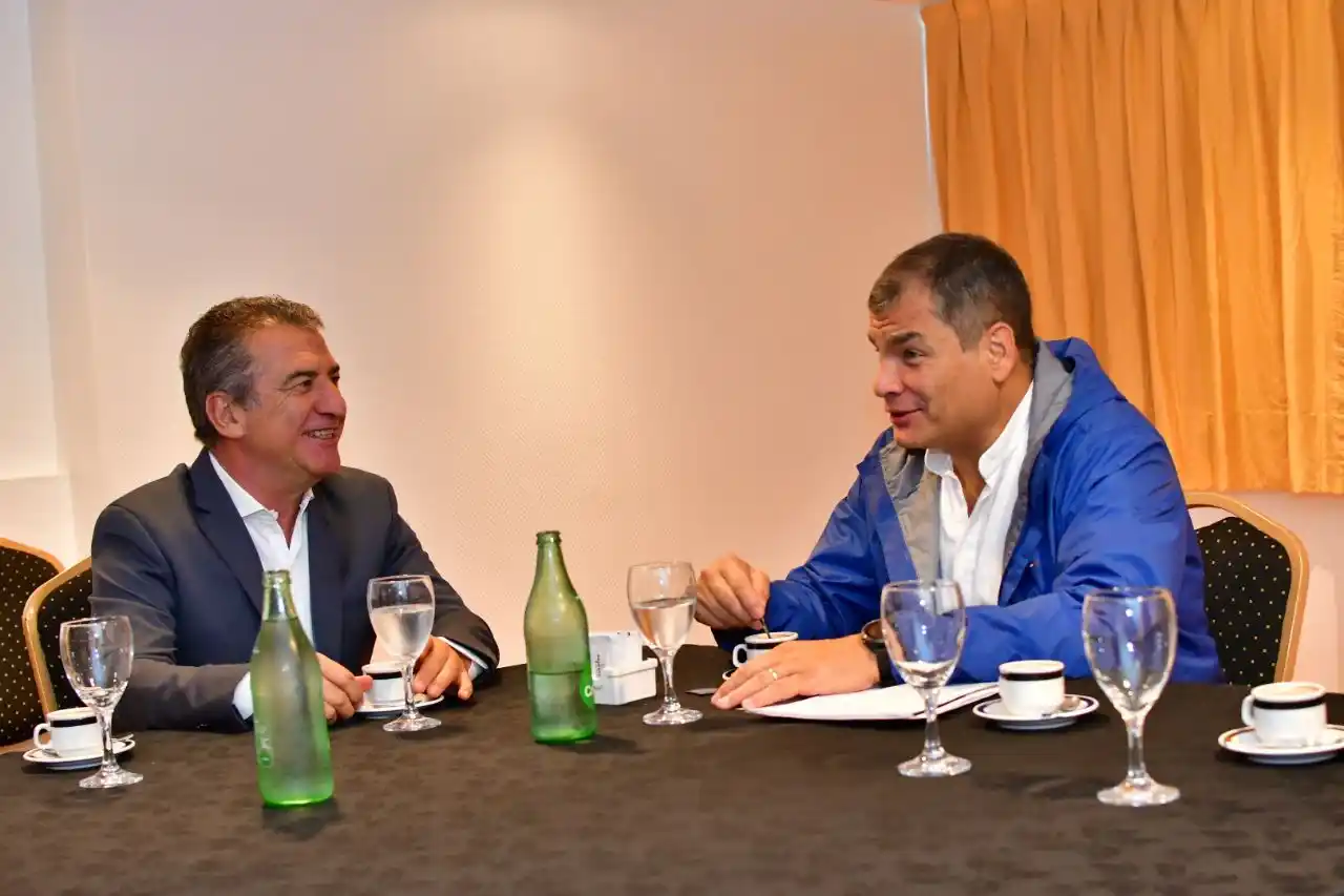 El ex gobernador Urribarri se reunió con Rafael Correa