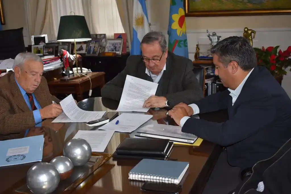 El Municipio y la Unicen acordaron profundizar el desarrollo del simulador de tiro virtual