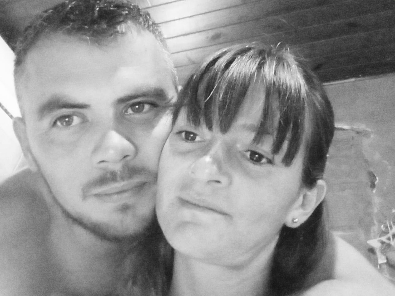 Le declaró su amor arriba del colectivo y le propuso compromiso