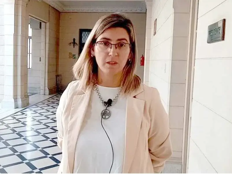 Respondió preguntas. En Ecos Radio, la agente fiscal Natalia Ramos, de Tres Arroyos