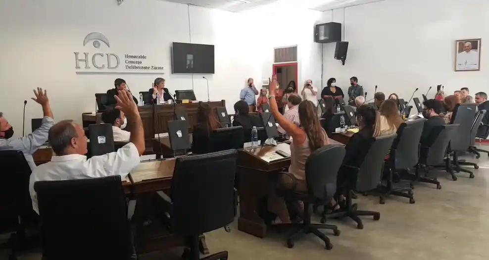 Zárate: Una concejal díscola de Juntos dejó que el Frente de Todos se quede con la presidencia del Concejo