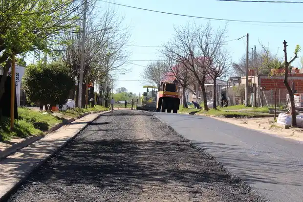 Avanzan los trabajos para la pavimentación de Luciana Ríos