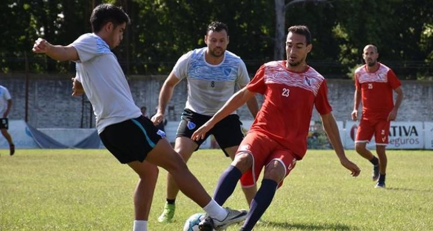 Por una lesión, Fernando Gómez no estará en el debut de Defensores Unidos de Zárate en la B Metropolitana