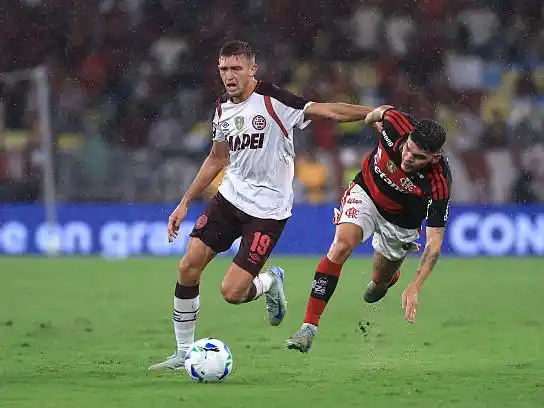 Castillo, cerca de Fluminense