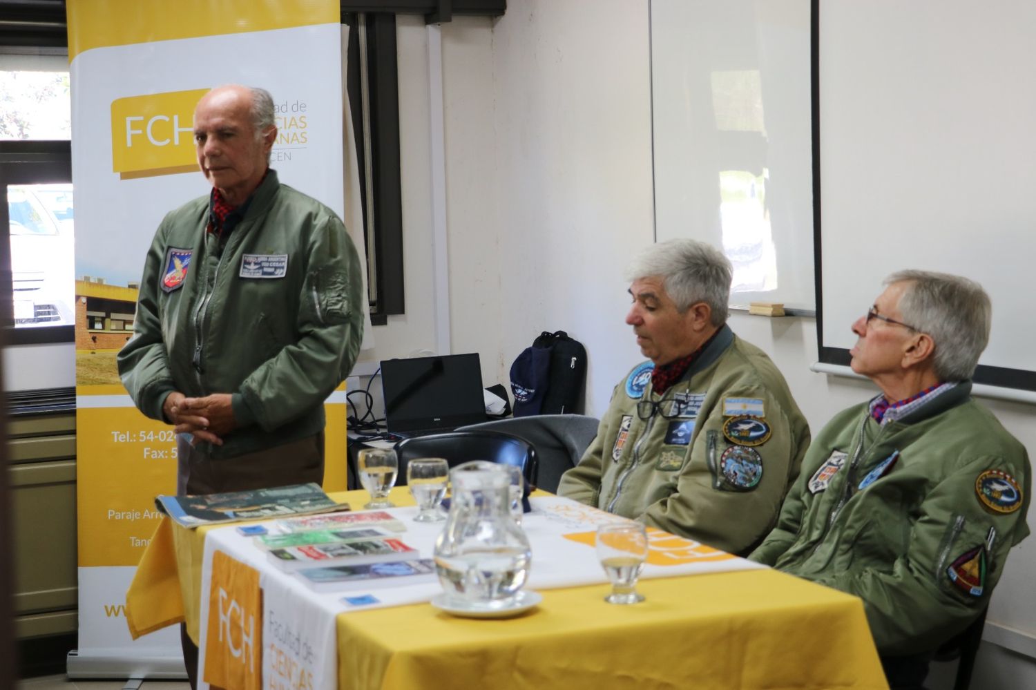 La Facultad de Ciencias Humanas recordó a Veteranos de Malvinas en un emotivo encuentro