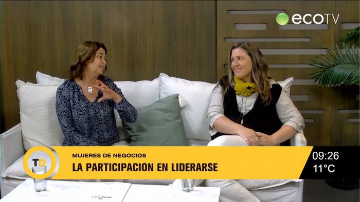 Mujeres de Negocios Transforman su Liderazgo en "Liderarse"