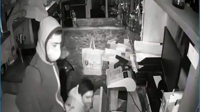 Ataron y lastimaron al sereno del bar Los Pinos y sustrajeron dinero