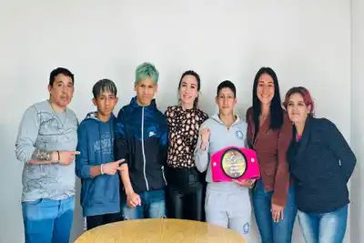 Soledad Rodríguez visitó la Secretaría de Deportes tras consagrarse campeona interprovincial de Boxeo