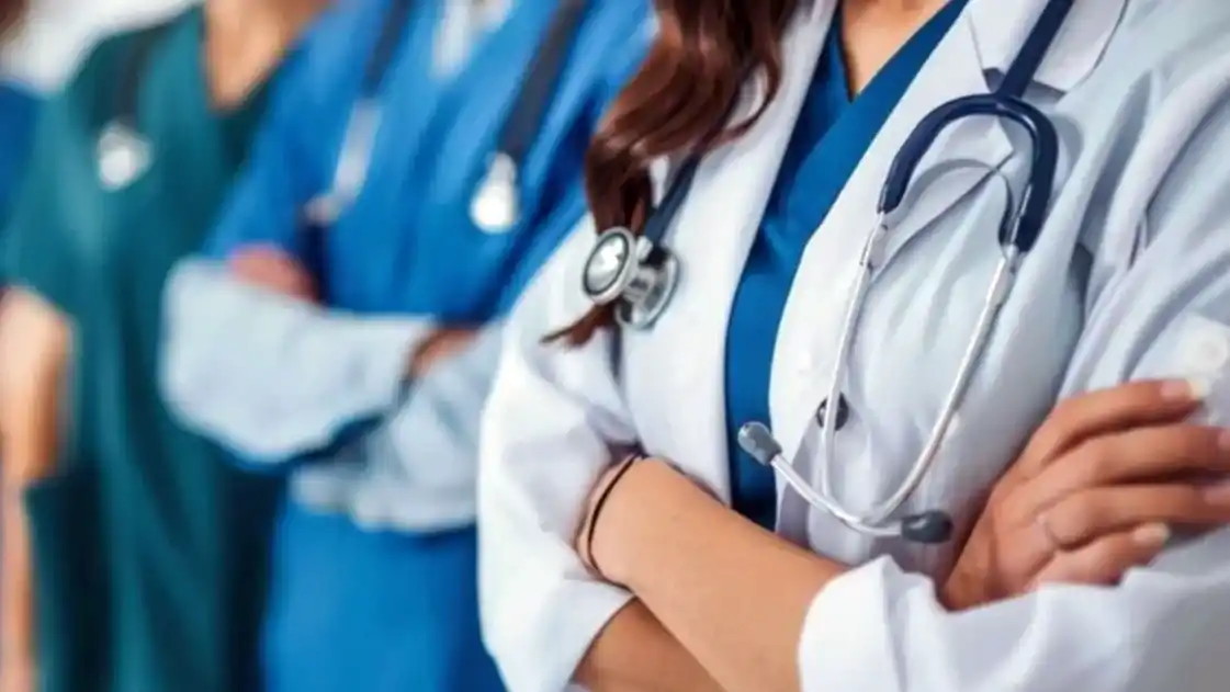 Ninguno de los 117 médicos que rindieron de nuevo el examen de residencias pudo revalidar su nota