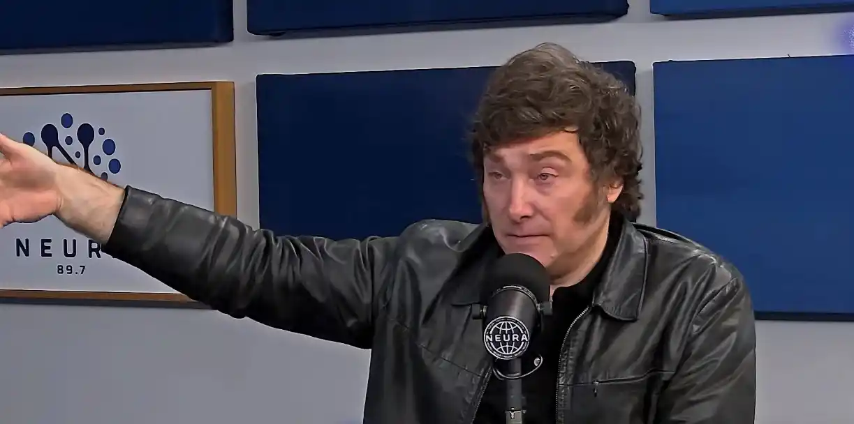 “Es un error de ´Bertie´ haber ido a ese lugar. Acá hay que entender que los periodistas juegan, juegan para destruir", sostuvo.