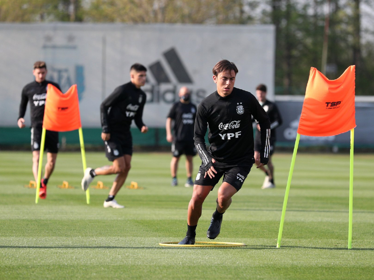 Dybala fue denunciado en Italia por abandonar el aislamiento