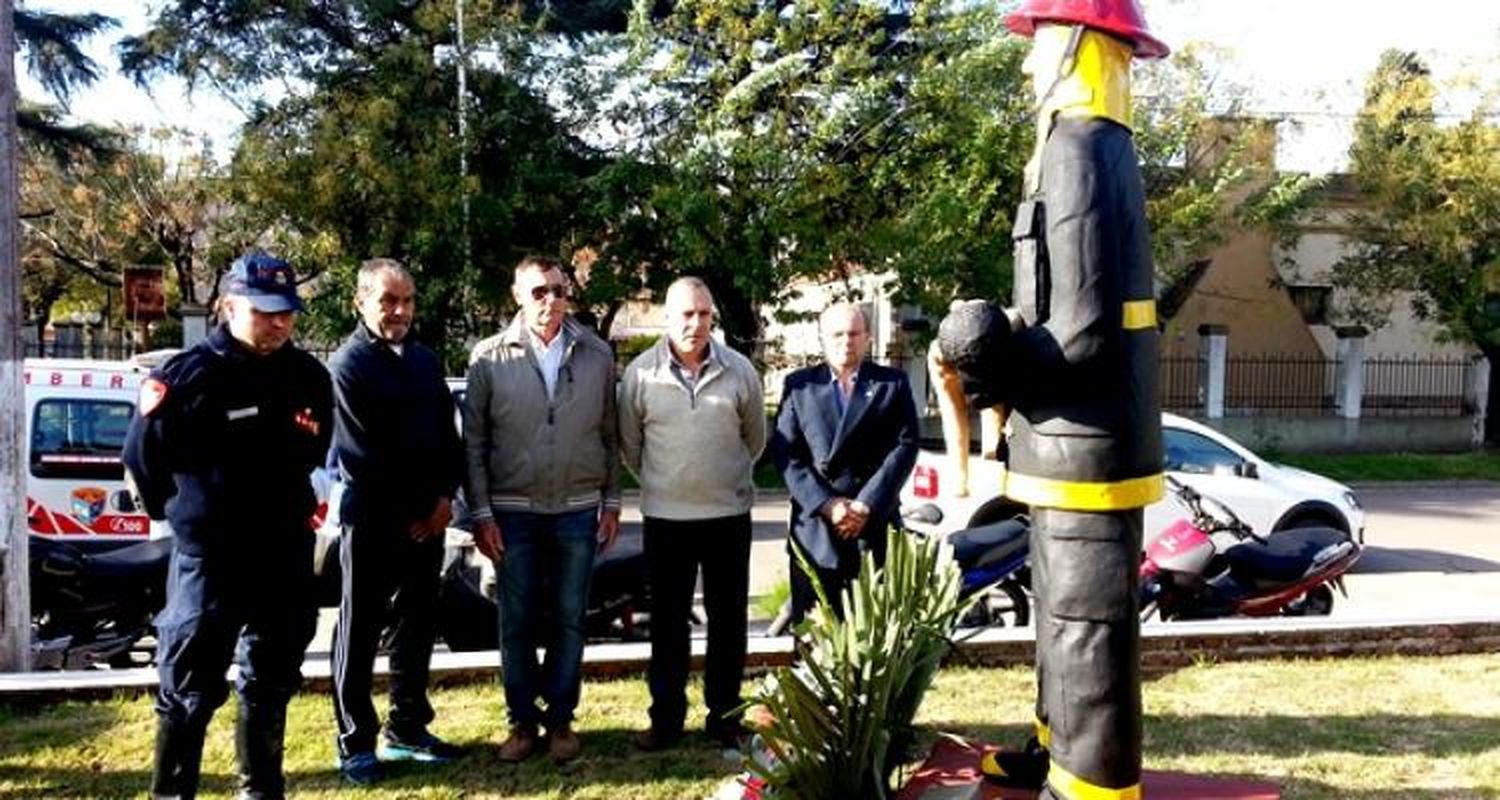 Con acto en el Cuartel, Bomberos Voluntarios celebra su día