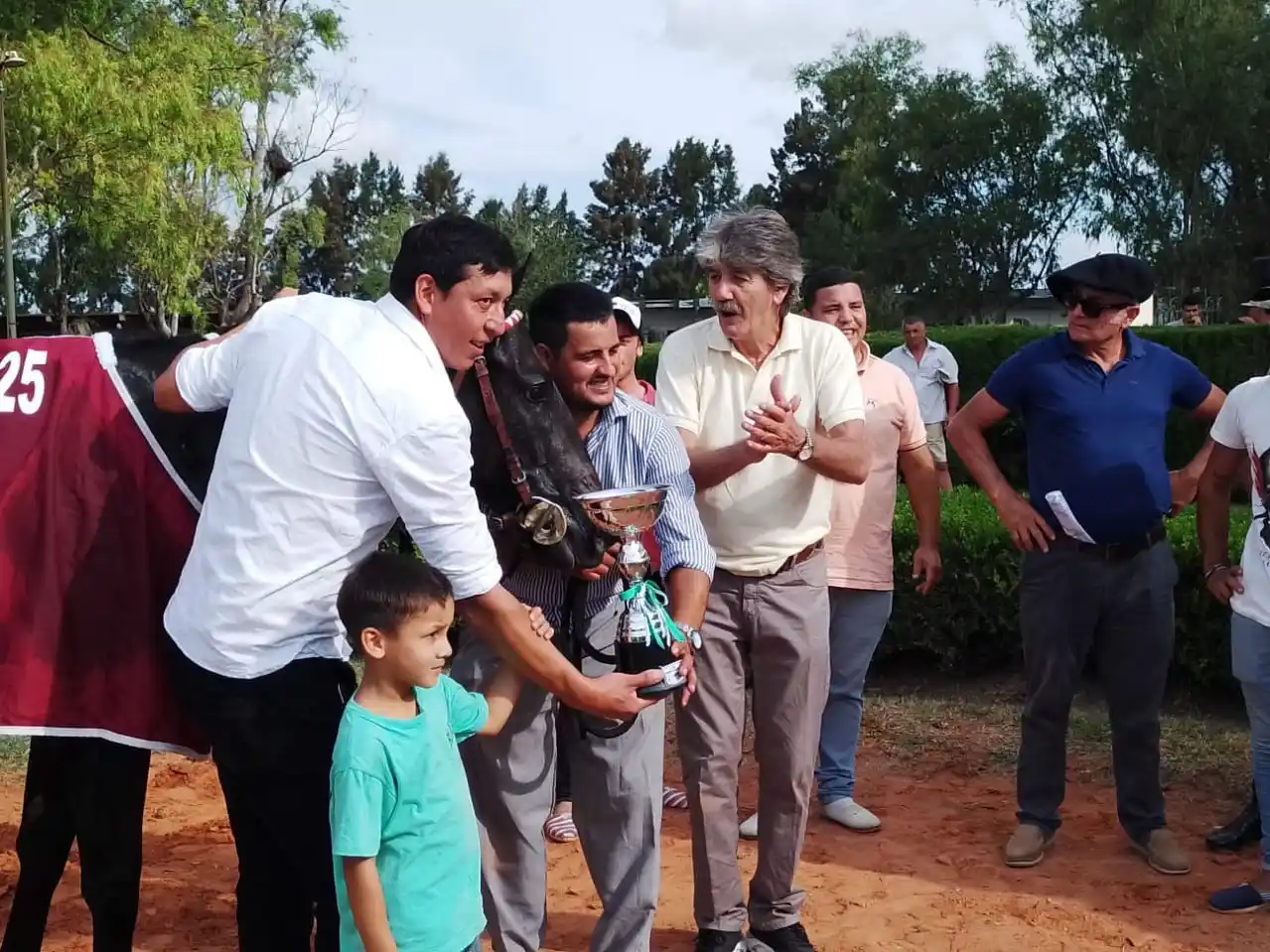 Turf: Radiante Boy y Noah Tom, los ganadores de la Copa Criadores