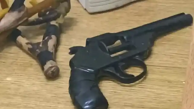 Alumno llevó un arma a una escuela en Villa Constitución y debió intervenir la policía