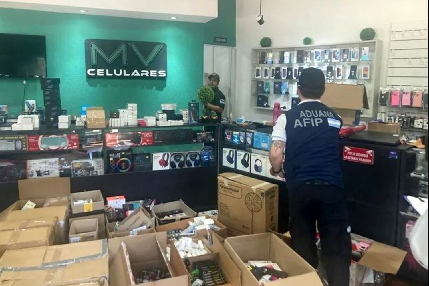 Tras allanamientos en dos localidades, la Aduana secuestró mercadería valuada en $50 millones