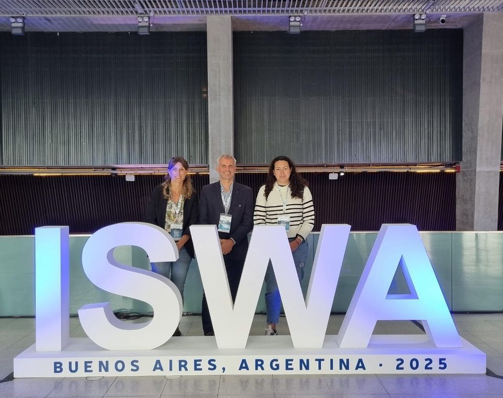 Representantes del municipio en el Congreso y Exposición Mundial Re-imaginemos los residuo