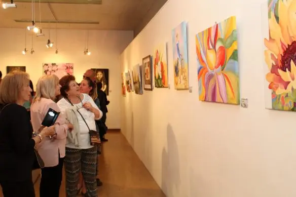 Muestra de trabajos de un taller de pintura artística