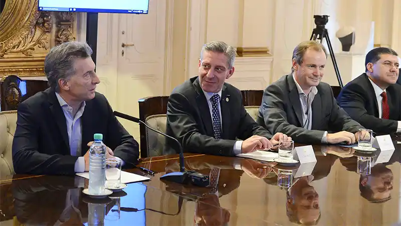 Los cuatro ejes del pacto fiscal que Macri ofreció a gobernadores