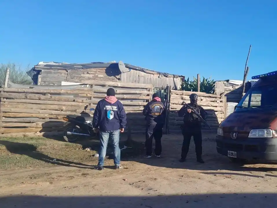 Realizaron un allanamiento por un caso de narcomenudeo en el barrio Los Espinillos