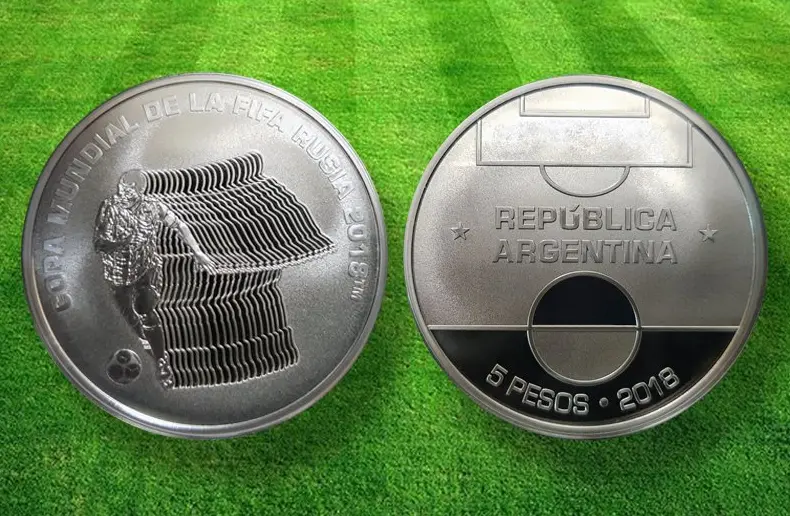 La moneda conmemorativa del Mundial de Rusia 2018 que presentó el Banco Central