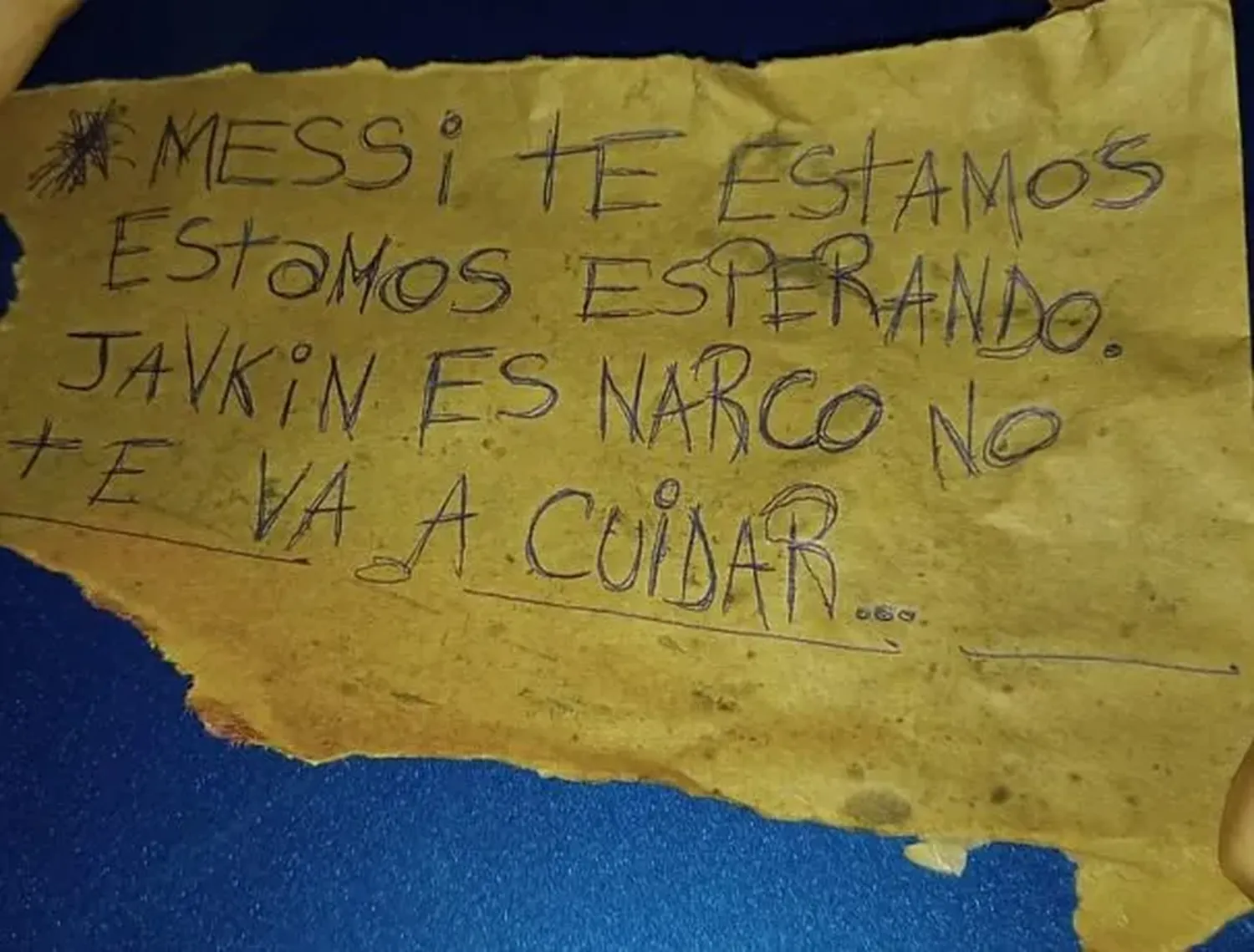 Balearon un supermercado en Rosario y dejaron un mensaje mafioso contra Messi