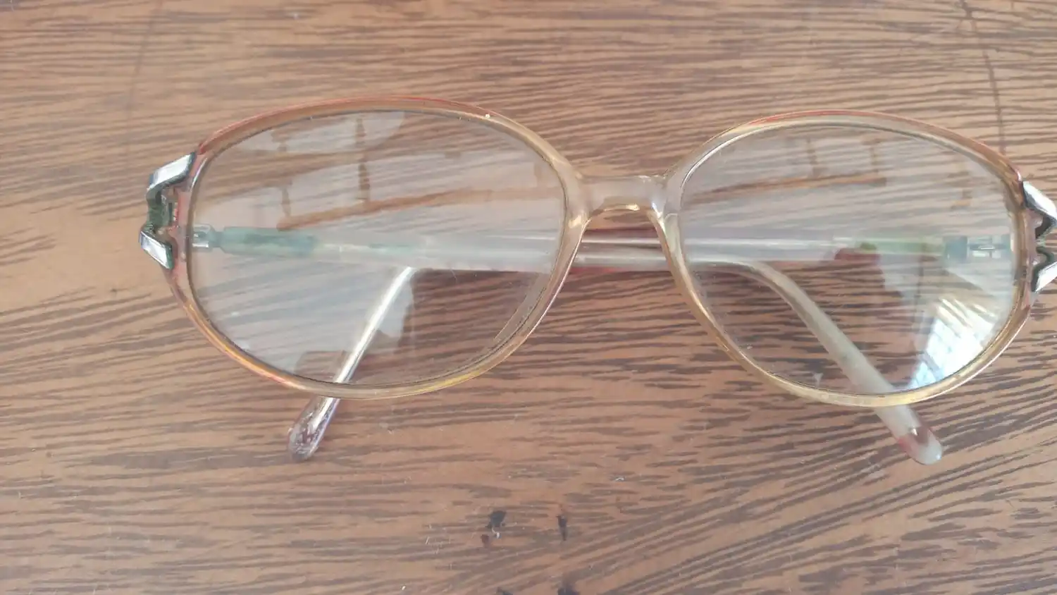 Encontraron lentes recetados y buscan a su dueño