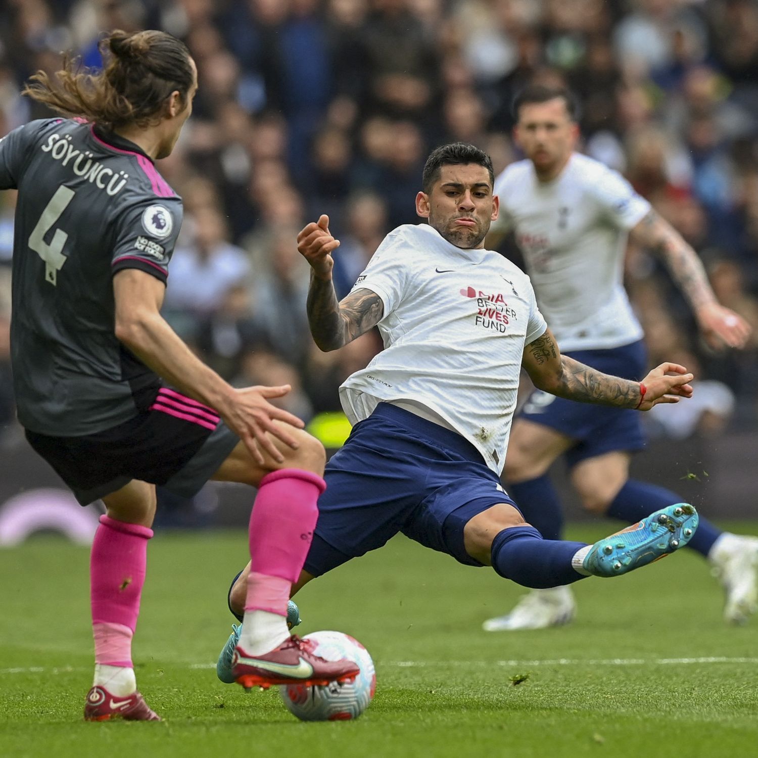 "Cuti" Romero fue titular en Tottenham.